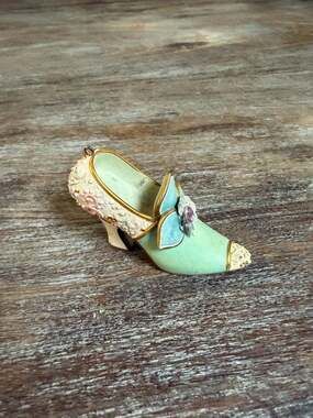 Ashton-Drake Galleries Stepping in Time Collection Miniature Shoe Ornament